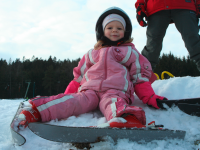 Kind beim Schifahren auf der Stoaninger Alm